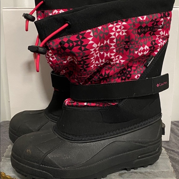 pink and black snow boots